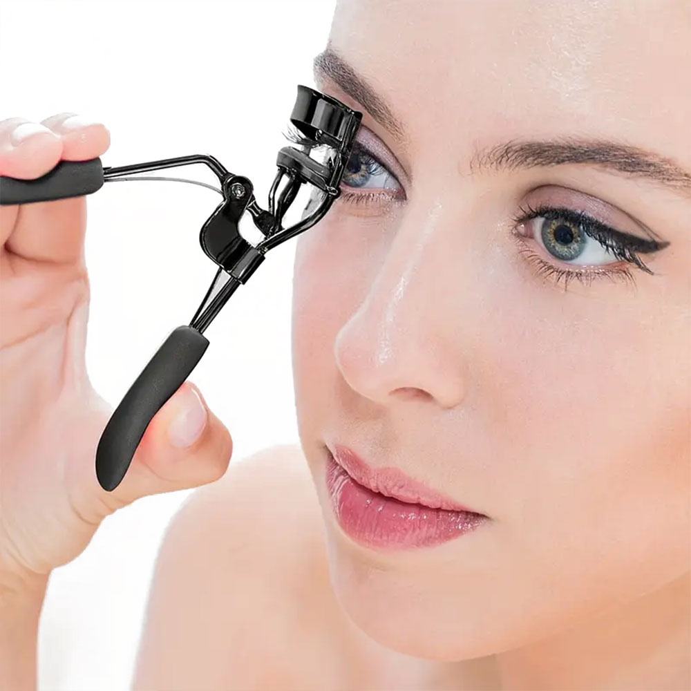 Portable Eyelash Curler with 15 Silicone Pads Set - Image 3